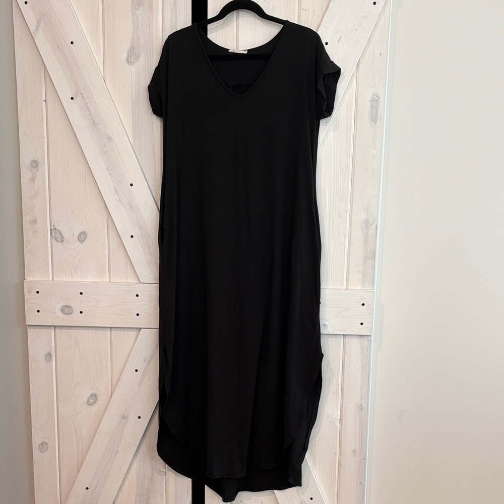 Entro Black Maxi Dress